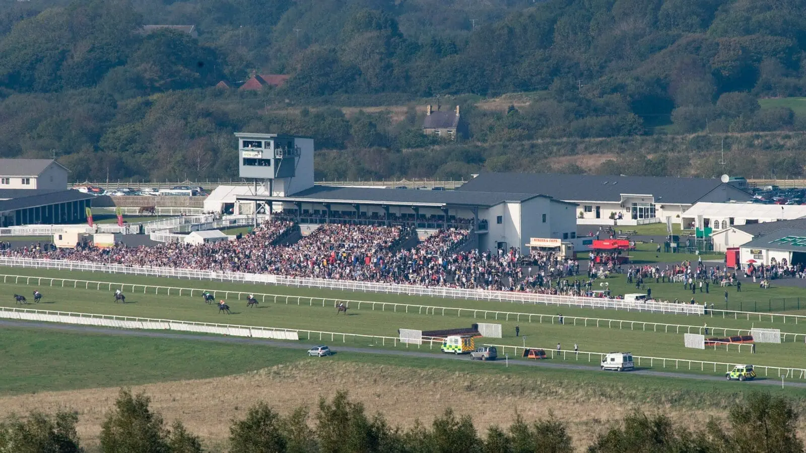 Ffos las racecourse