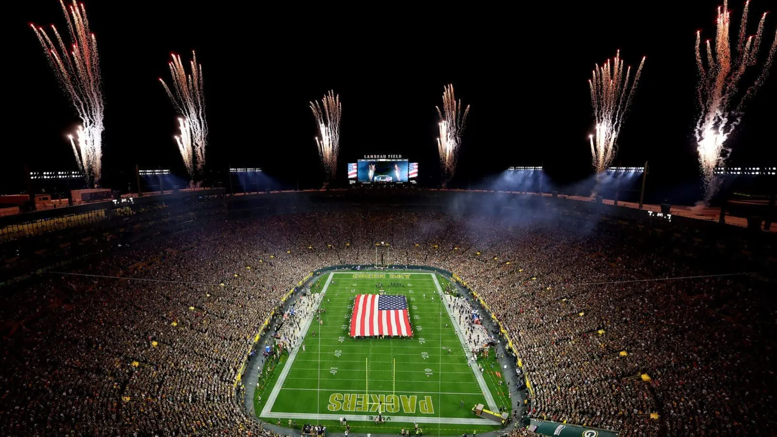 Green bay packers lambeau field scaled