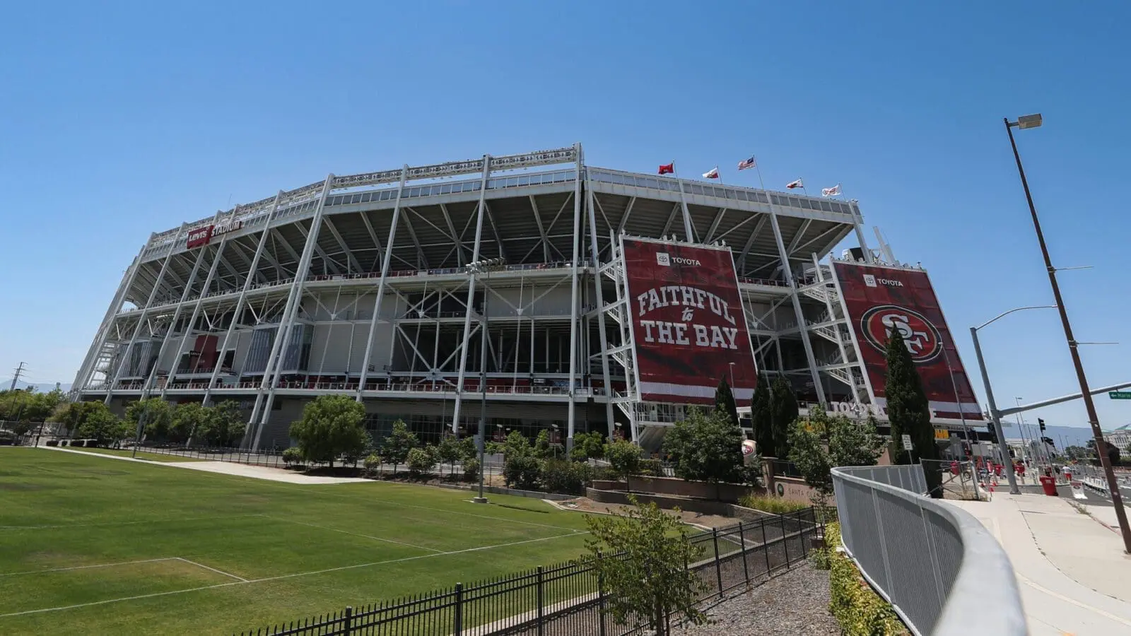 San francisco 49ers levis stadium scaled