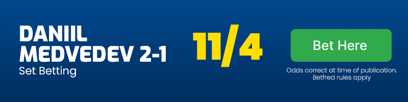 Daniil medvedev to beat felix auger-aliassime 2-1 @ 11-4